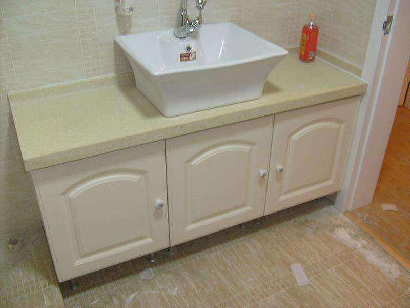 浴室柜的安装位置高度及安装流程