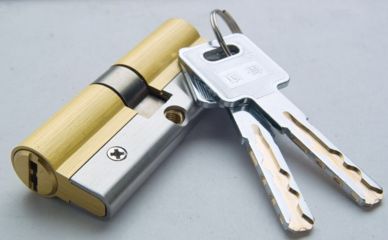 【安装防盗锁】防盗门新锁芯的安装与拆卸