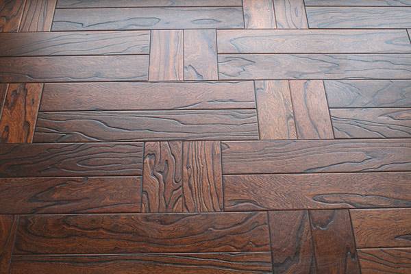 榆木地板介绍，橡木地板介绍，榆木地板与橡木地板优缺点