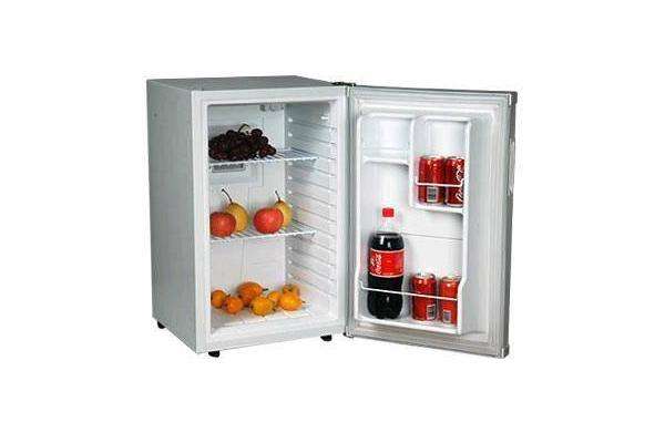 usb迷你小冰箱的特点，usb迷你小冰箱好用吗？