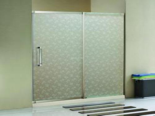 淋浴房磨砂玻璃的优势，淋浴房透明玻璃的优势